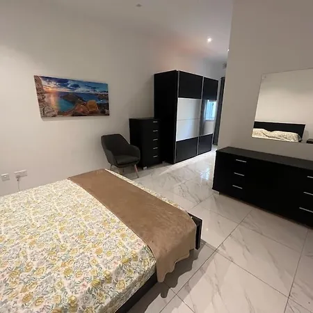 Appartement Spacious Back Terrace Prime Location