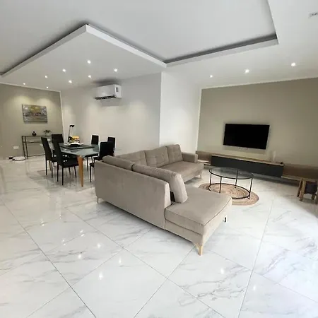 Appartement Spacious Back Terrace Prime Location *